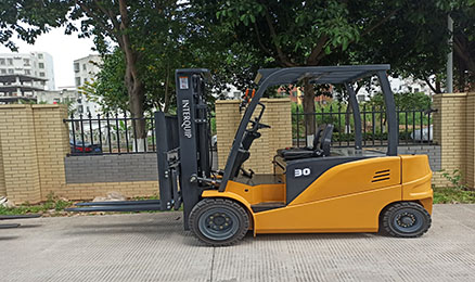 What are the daily maintenance contents of electric forklifts?
