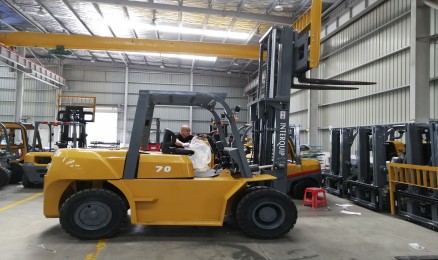 Forklift Maintenance Requirements and Safety Rules